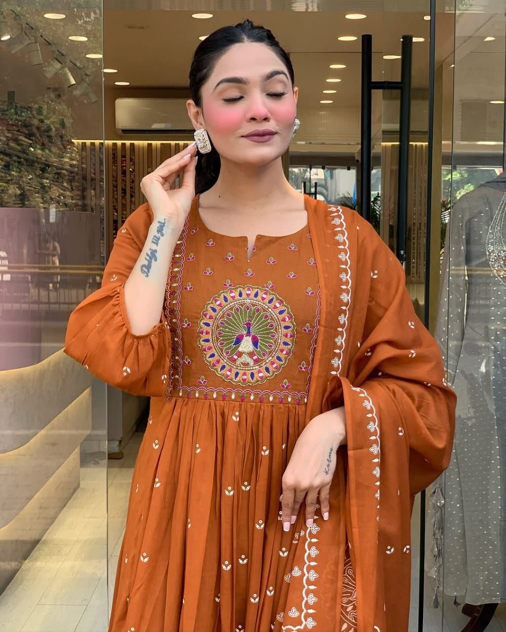 Anarkali kurta set with Cotton Pant & Malmal Dupatta with tier pattern