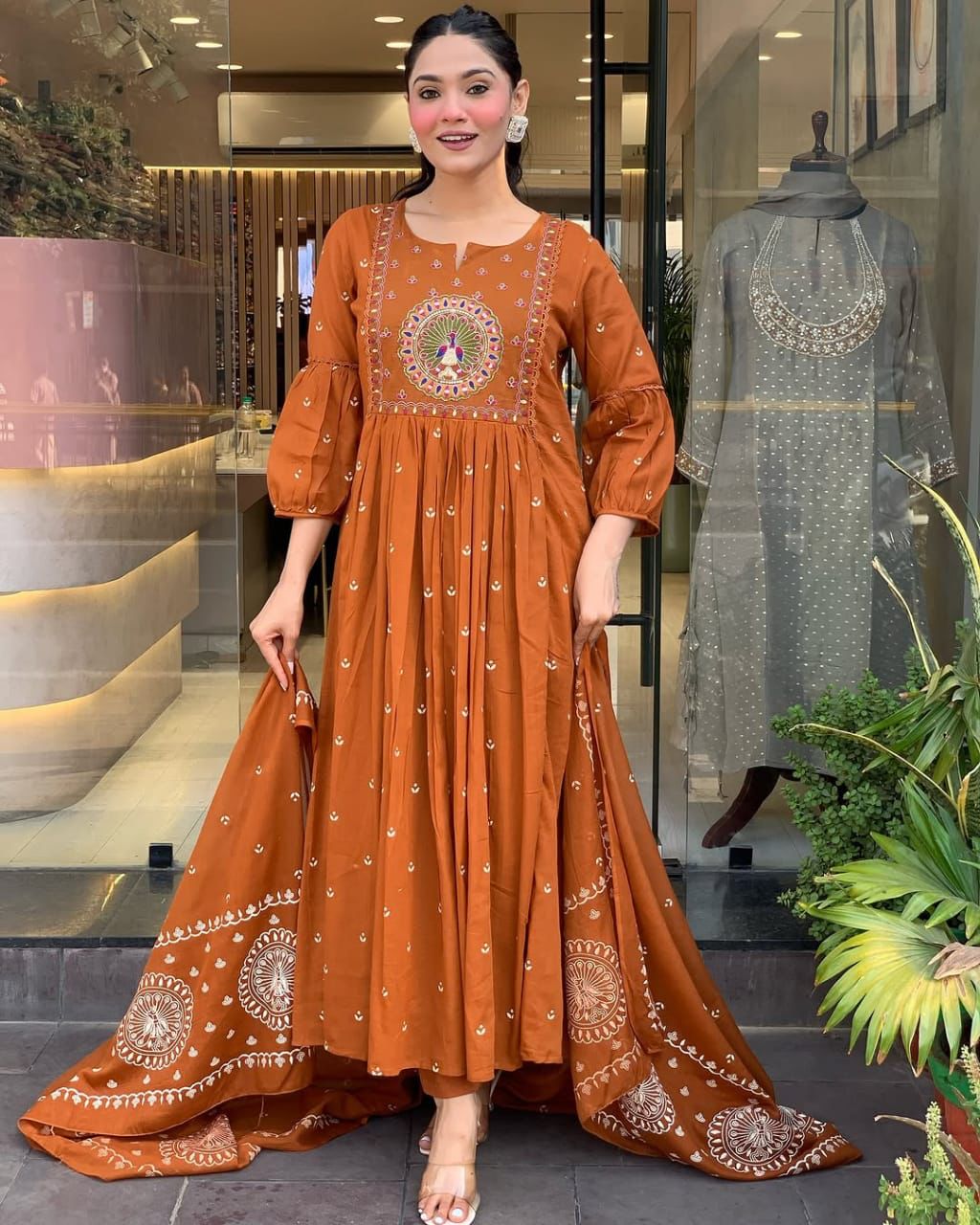 Anarkali kurta set with Cotton Pant & Malmal Dupatta with tier pattern