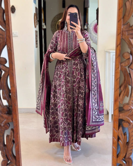Shurg Partten Suit With Discharge Print