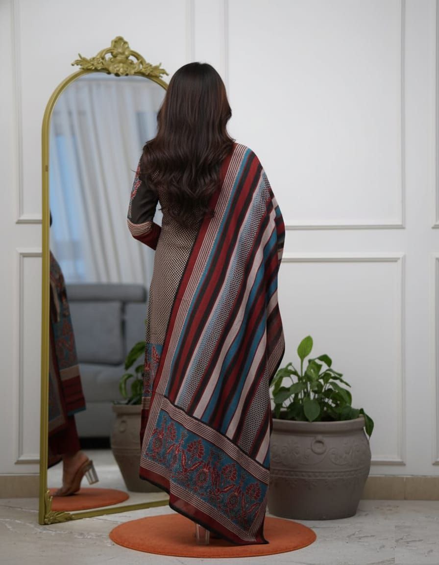 Elegant Rayon Printed Suit Set