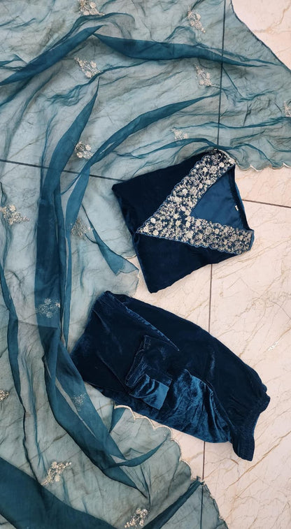 Teal Velvet Embroidered Straight Kurta Set with Straight Bottom & Scalloped Dupatta