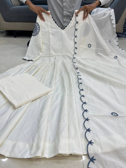 Rasha White Embroidered Anarkali Set – Bollywood Inspired