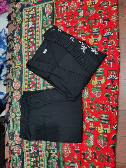 Elegant Black Charm Set