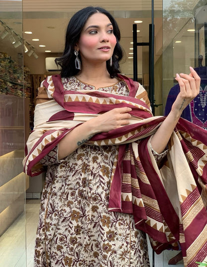 Elegant Flared Anarkali kurta set