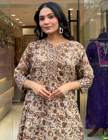 Elegant Flared Anarkali kurta set